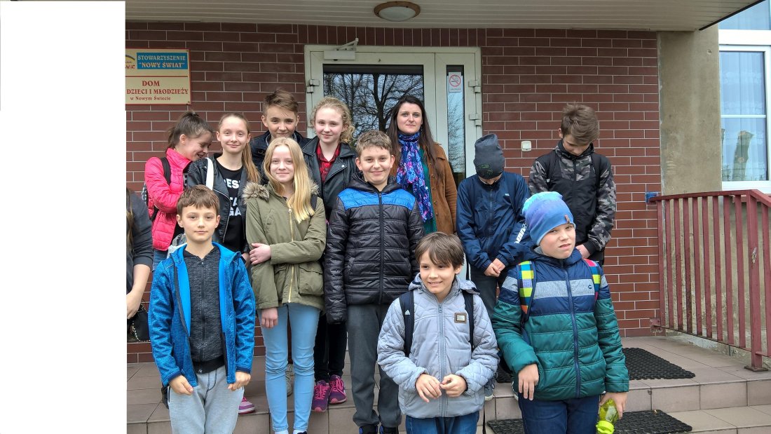 Uczniowie Szkoły Podstawowej w Osieczy z wizytą w Domu Dziecka
